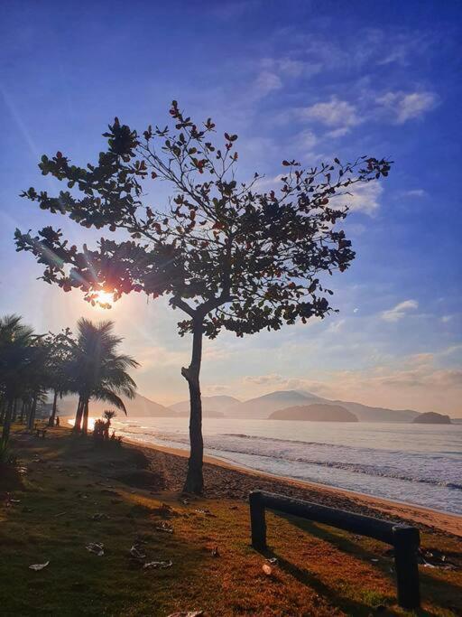 100Mts Da Praia Com Churrasqueira, Piscina E Wi-Fi Caraguatatuba Exterior foto