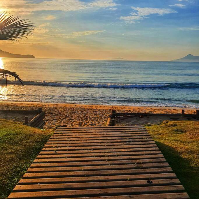 100Mts Da Praia Com Churrasqueira, Piscina E Wi-Fi Caraguatatuba Exterior foto